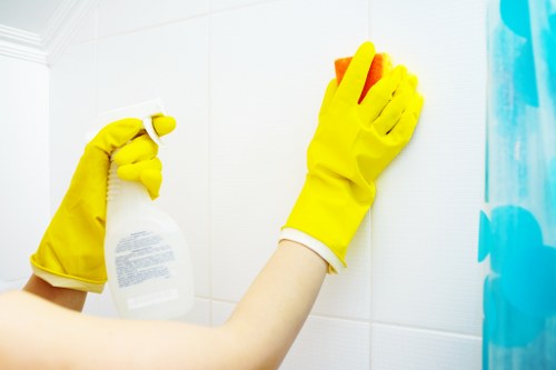 Closing a complaint and confirming resolution